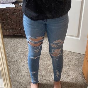 size 00 low waisted skinny american eagle jeans